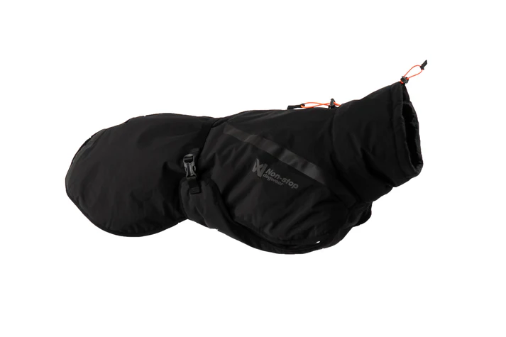 Nonstop Trekking Insulated Dog Jacket in Schwarz, isolierte und winddichte Hundejacke für Outdoor-Aktivitäten im Winter.