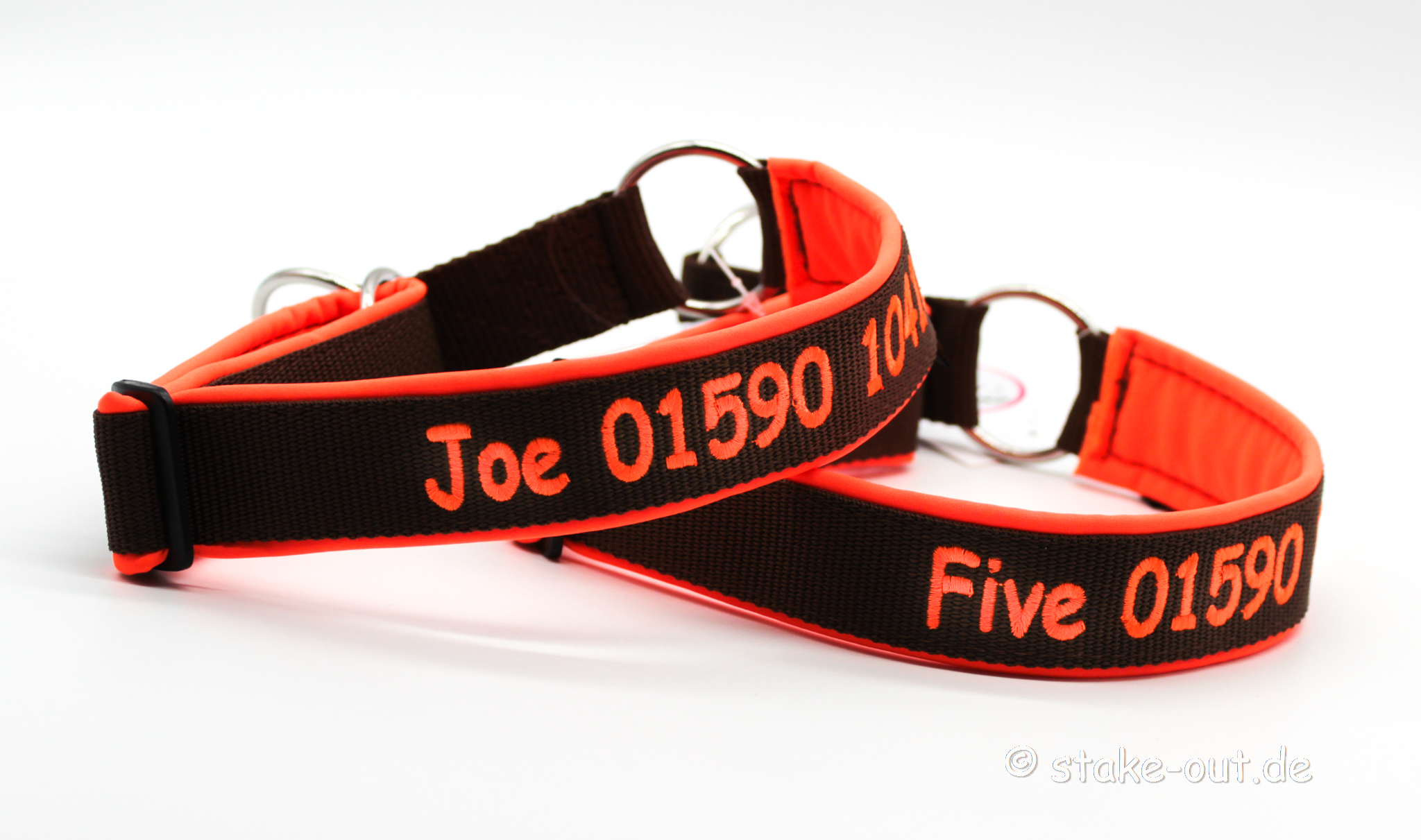 Besticktes Zugstopp-Halsband in Orange mit Softshell-Polsterung