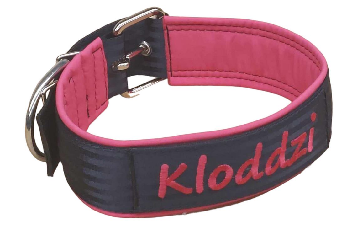 Besticktes 50 mm Hundehalsband für große Hunde in Schwarz/Pink, doppellagiges Gurtband & Softshell-Polsterung