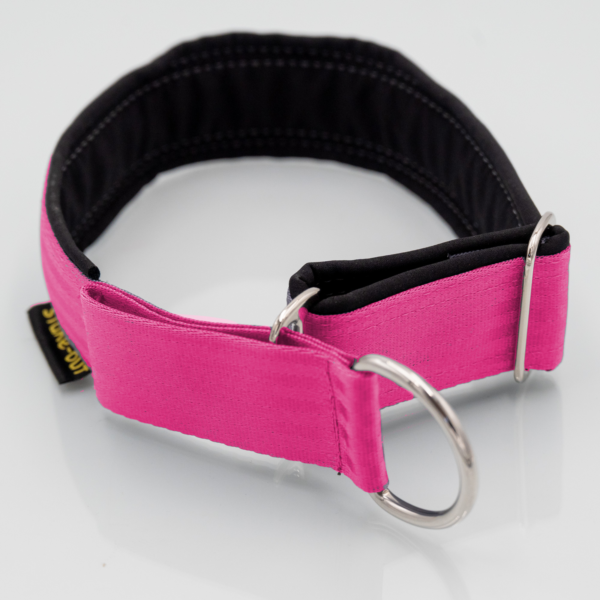 Zugstopp-Hundehalsband Pink/Schwarz – Detailansicht Sicherheitsgurtband & Softshell