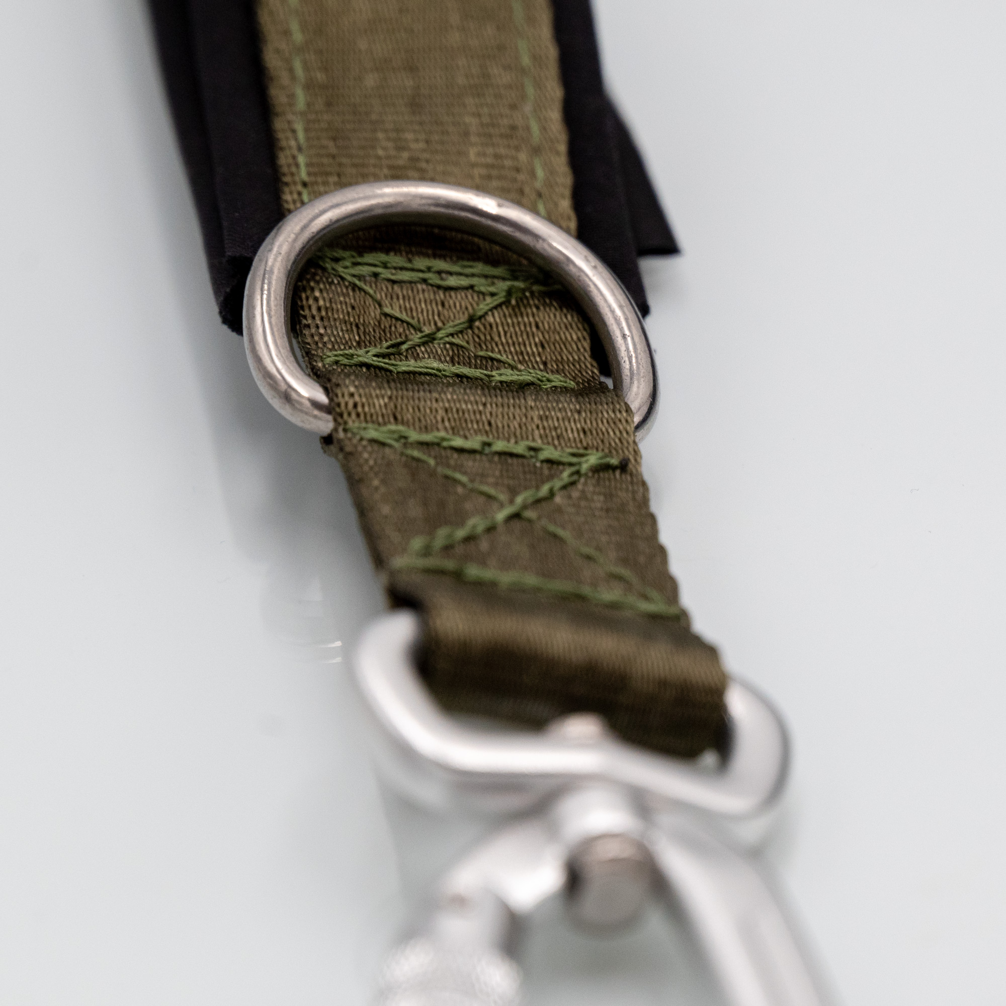 Detail: V2A-Edelstahl-Ring für Längenverstellung der Sicherheitsgurt-Führleine