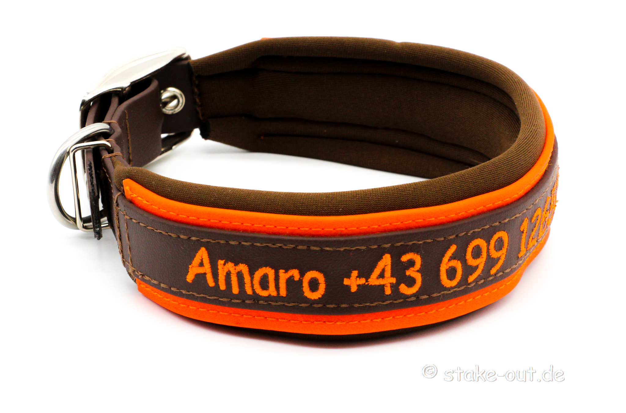 Besticktes Biothane-Hundehalsband in Braun/Orange mit Softshell-Polsterung und Gürtelschnalle