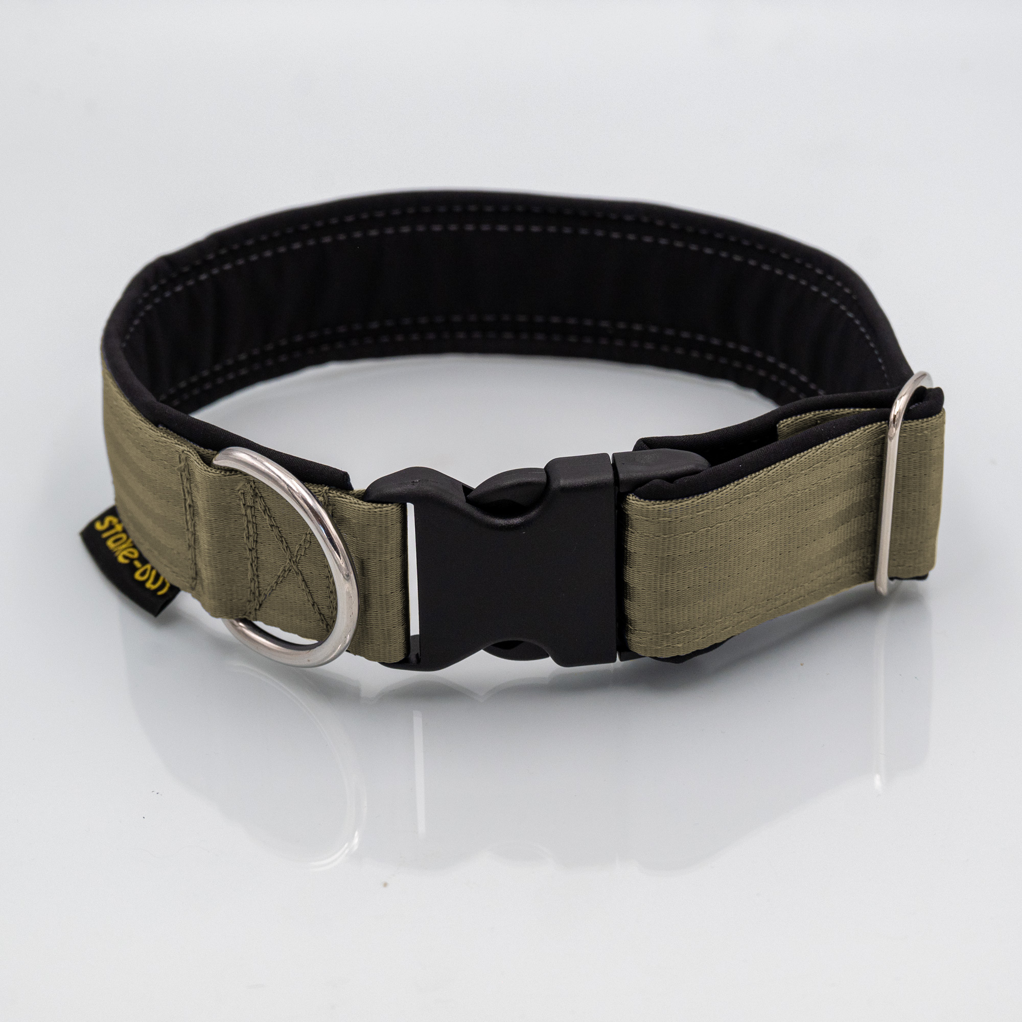 Sicherheitsgurt-Hundehalsband Oliv/Schwarz – Detailansicht