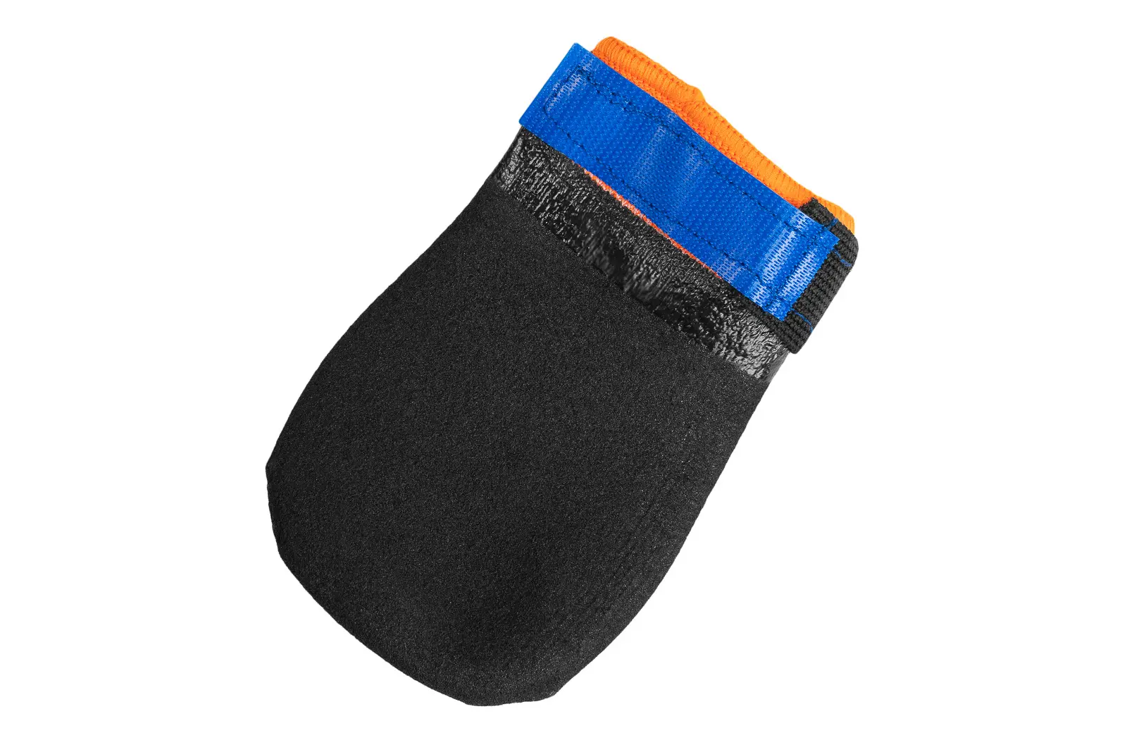 Nonstop Protect Bootie in Schwarz mit orange-blauem Abschluss, robuster Pfotenschutz für Hunde auf unebenem Gelände.