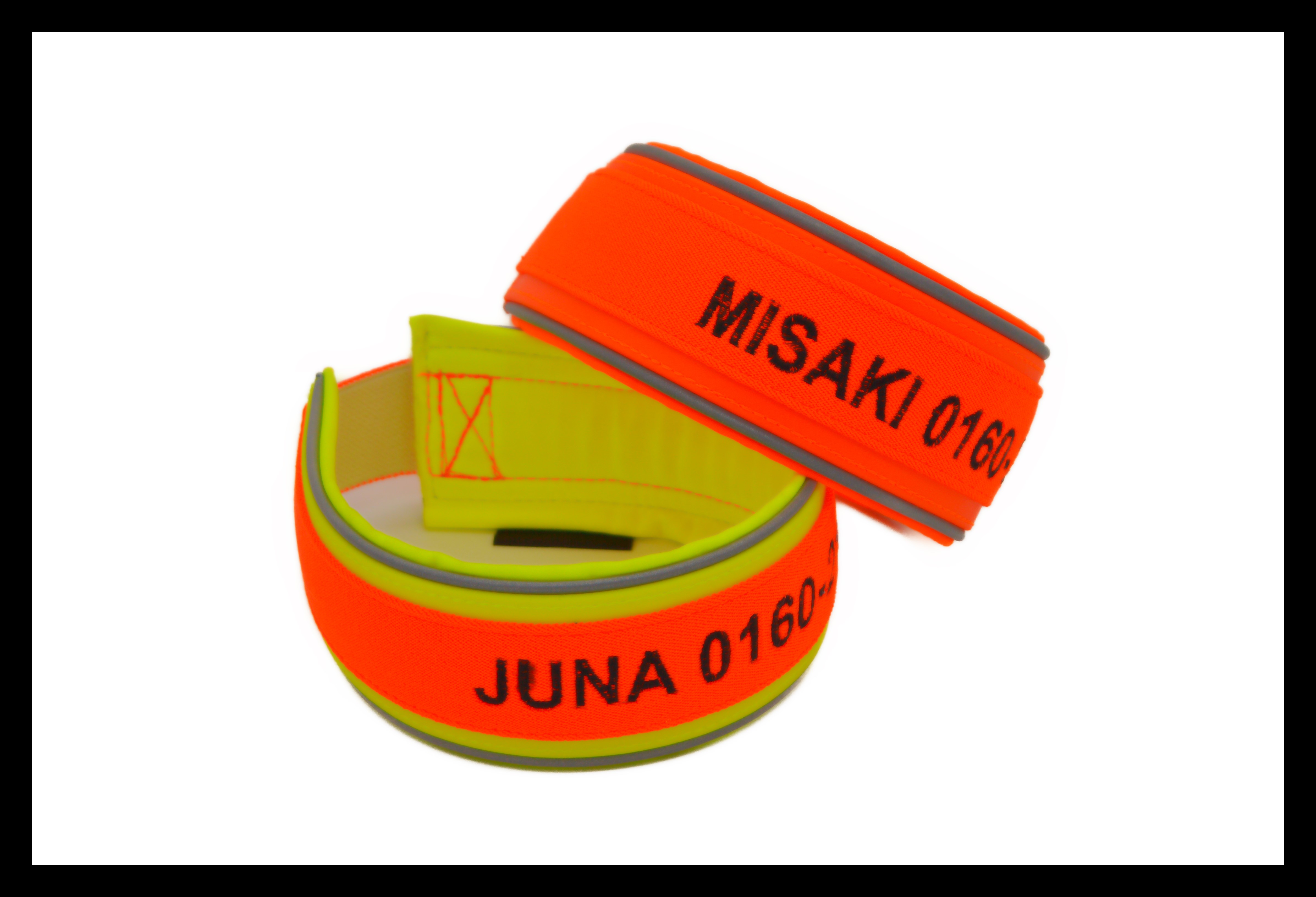 Besticktes Biothane-Signalband in Neon-Orange und Neon-Gelb mit Softshell-Polsterung und Gummizug