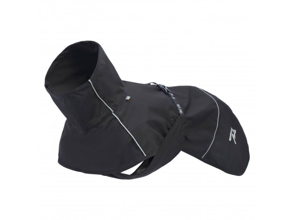 Produktansicht des schwarzen RukkaPets Regenmantels Hayton ECO mit Kapuze, reflektierenden Nähten und verstellbarem Bauchgurt.