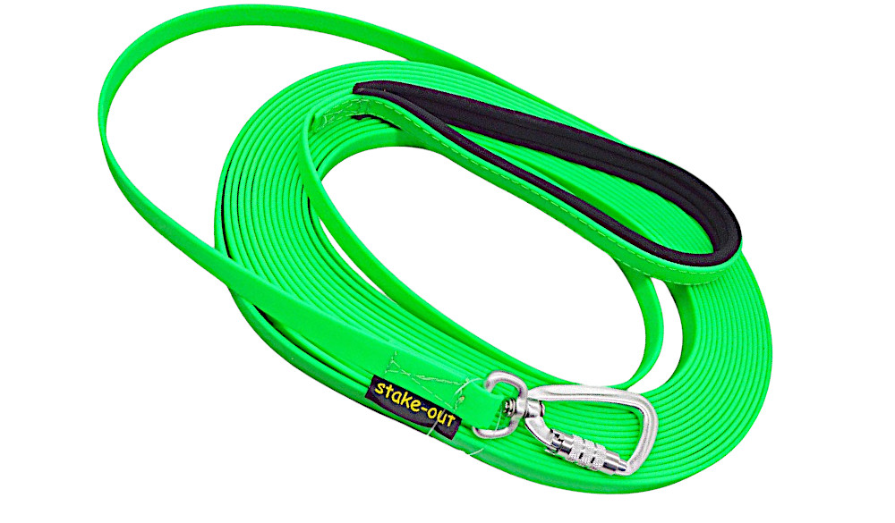 Biothane Schleppleine EXTREM in Grün mit Softshell-Handschlaufe und Aluminium-Sicherheitskarabiner – Stake-Out Hundezubehör