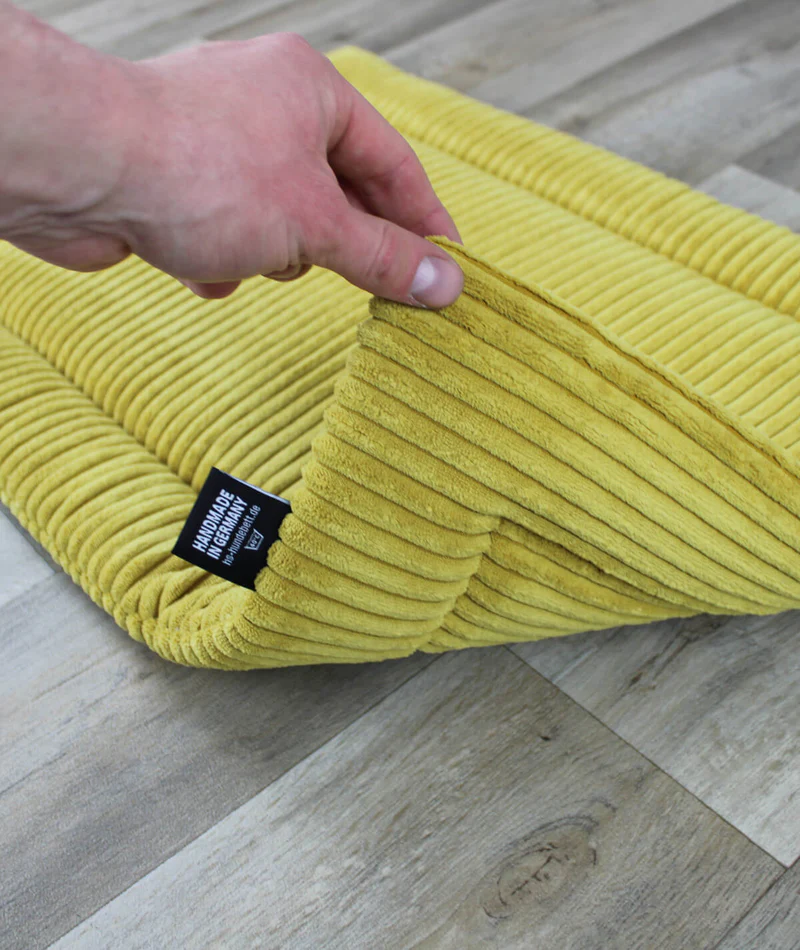 Hundedecke aus Cord mit Füllung